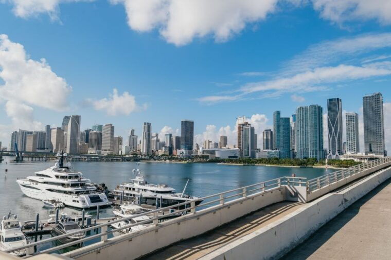 miami-panoramic-open-top-bus-tour-biscayne-bay-cruise