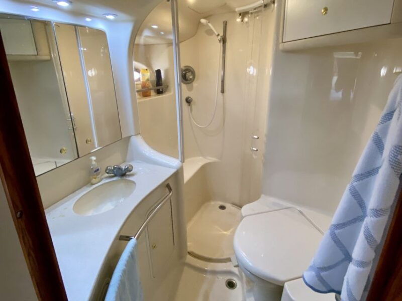 miami-private-52ft-luxury-yacht-rental-with-captain
