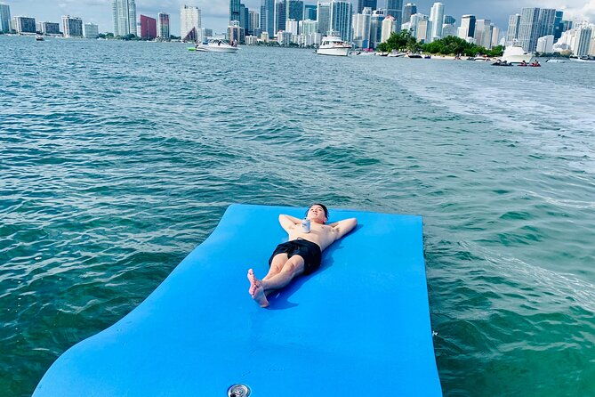 miami-private-boat-rental-with-captain-sandbars-and-more