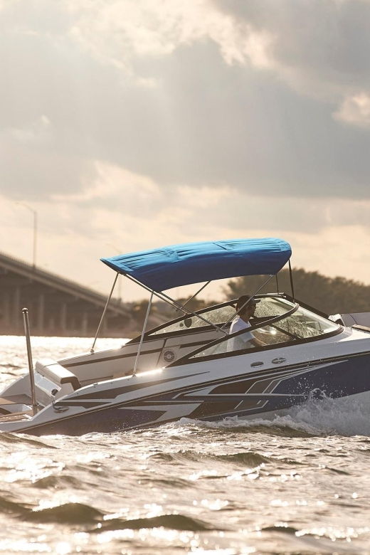 miami-private-boat-rental-with-champagne-and-captain