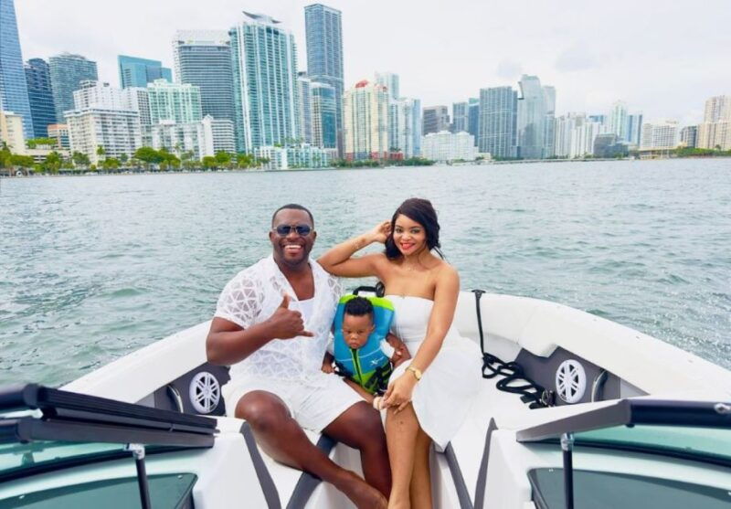 miami-private-boat-rental-with-champagne-and-captain