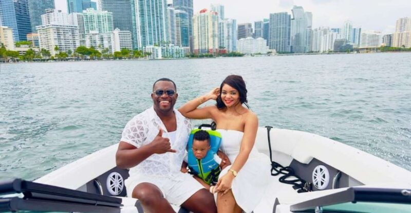 miami-private-boat-rental-with-champagne-and-captain