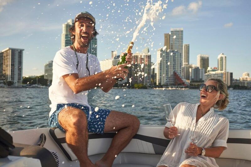 miami-private-boat-rental-with-champagne-and-captain