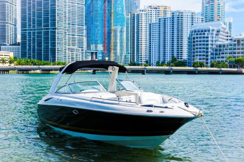 miami-private-boat-tour-with-a-captain