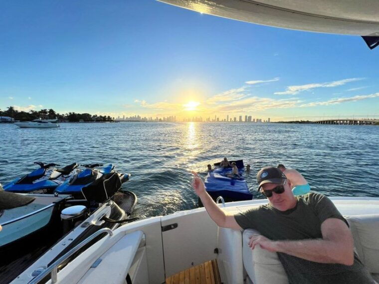 miami-private-city-cruise-of-miami-beach-with-french-guide