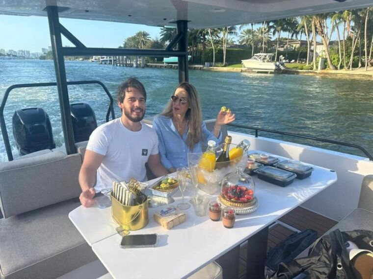 miami-private-city-cruise-of-miami-beach-with-french-guide