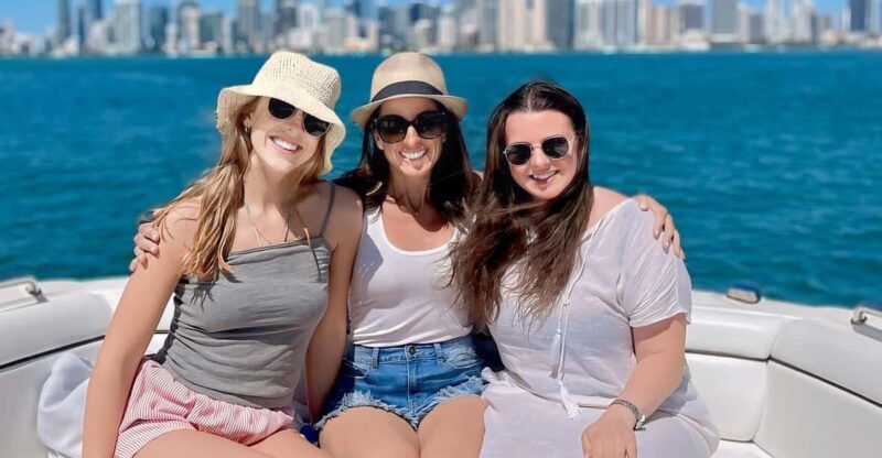 miami-private-luxury-boat-charter-with-a-captain