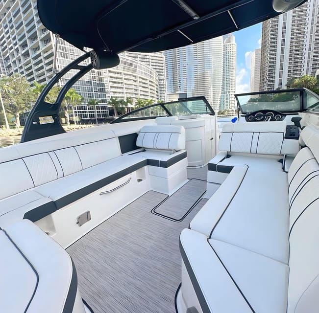 miami-private-luxury-boat-charter-with-a-captain