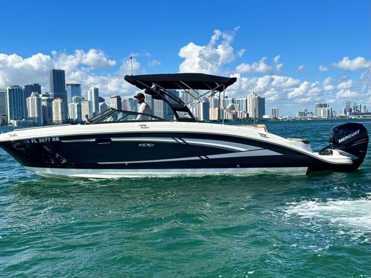 miami-private-luxury-boat-charter-with-a-captain