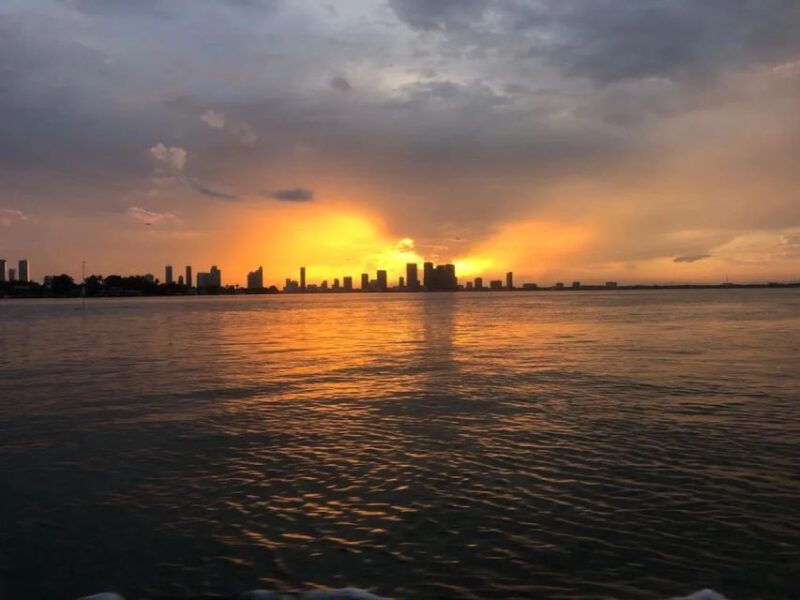 miami-private-sunset-boat-tour-with-bottle-of-champagne