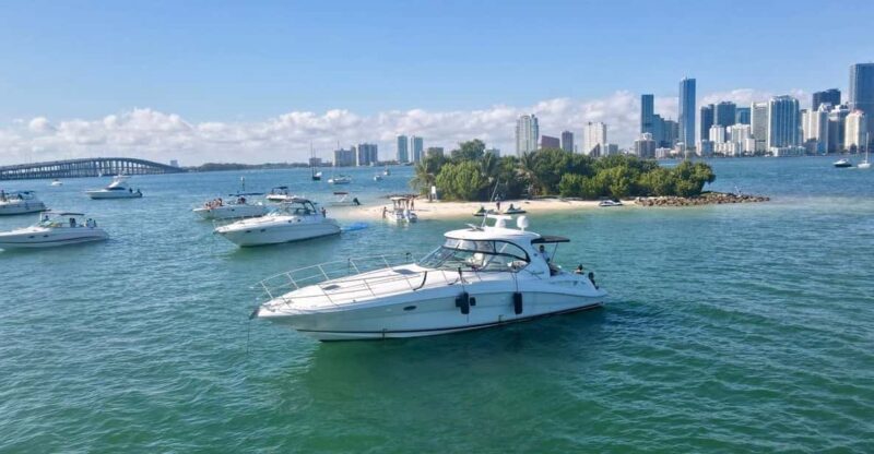 Miami: Private Yacht Charter - Why the Amenities Matter