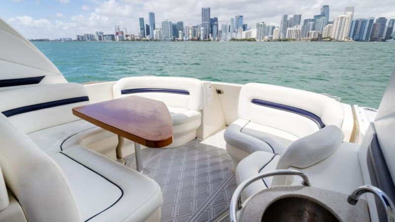 miami-private-yacht-cruise-with-champagne