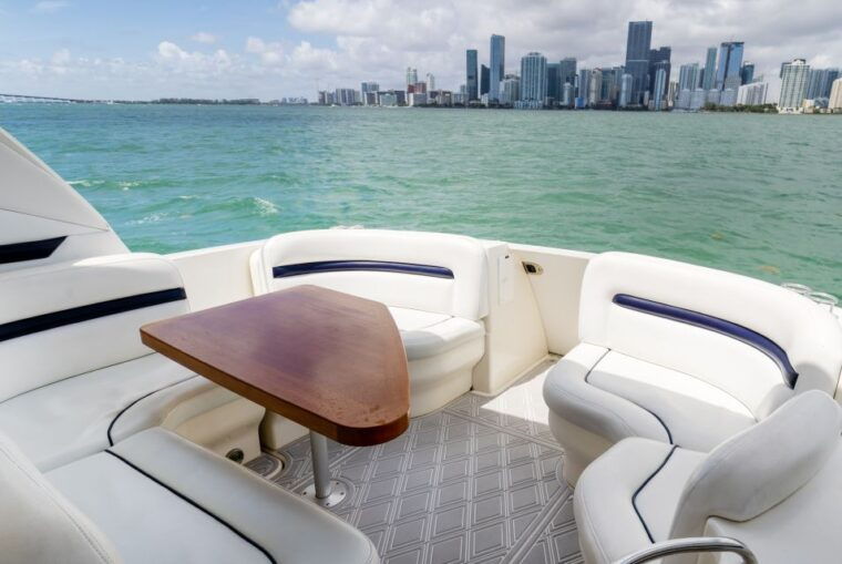 miami-private-yacht-cruise-with-champagne