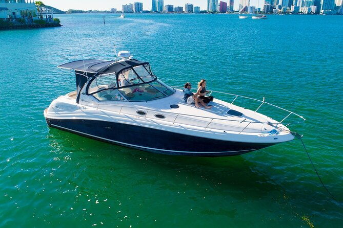 miami-private-yacht-rental-2-to-4-hours-for-10-ppl-champagne-2
