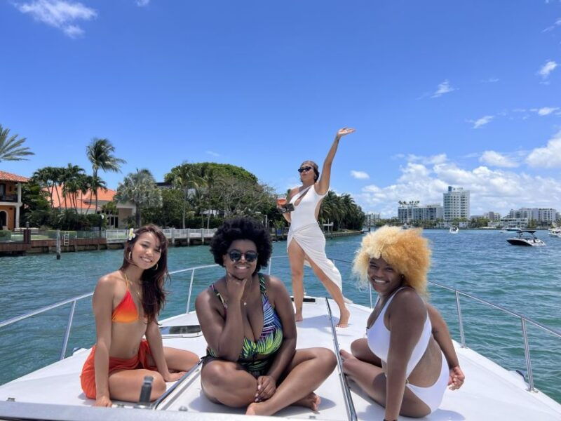 miami-private-yacht-rental-tour-with-champagne-and-snorkel