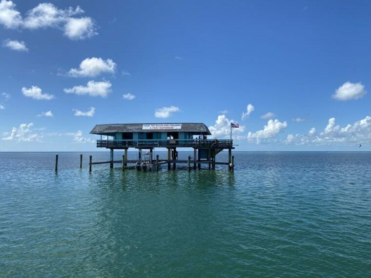 miami-private-yacht-rental-tour-with-champagne-and-snorkel