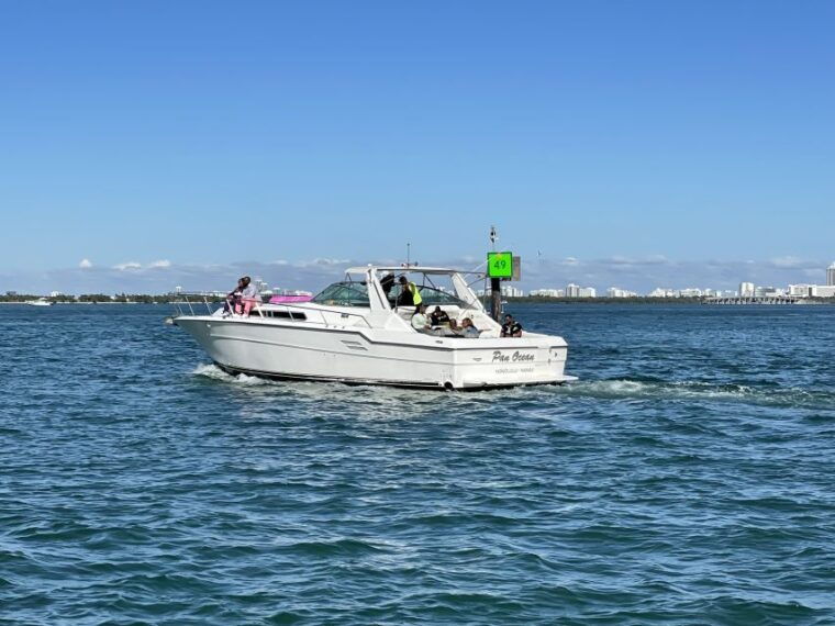 miami-private-yacht-rental-tour-with-champagne-and-snorkel