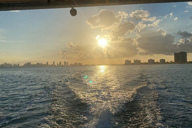 miami-sightseeing-cruise-on-a-luxury-yacht