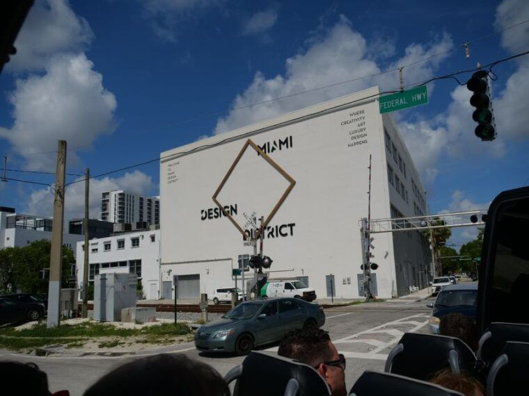 miami-sightseeing-tour-in-a-convertible-bus