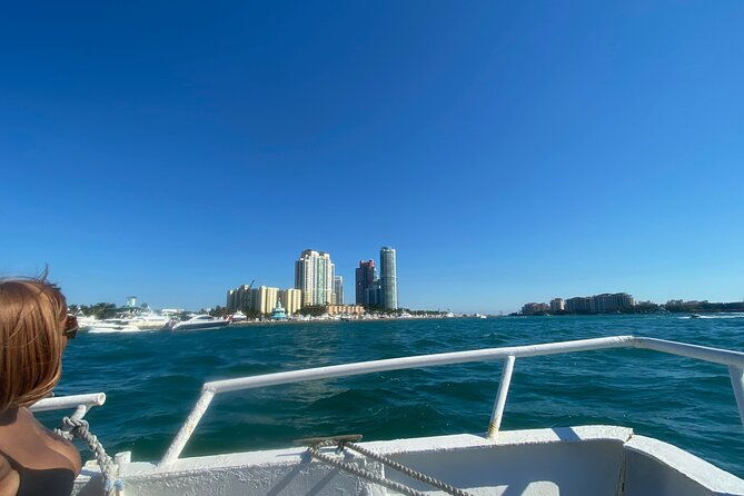 miami-skyline-75-minute-luxury-cruise-of-millionaires-homes