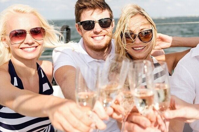 miami-skyline-champagne-cruise