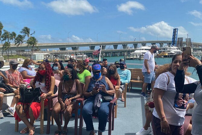 miami-skyline-cruise-of-celebrity-homes-and-biscayne-bay