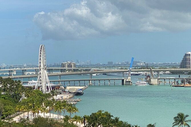 miami-skyline-cruise-of-celebrity-homes-and-biscayne-bay