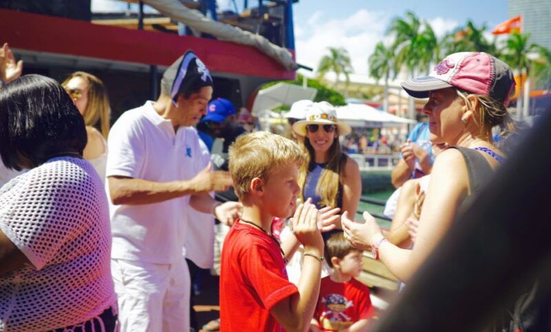 miami-skyline-millionaires-homes-pirate-boat-cruise