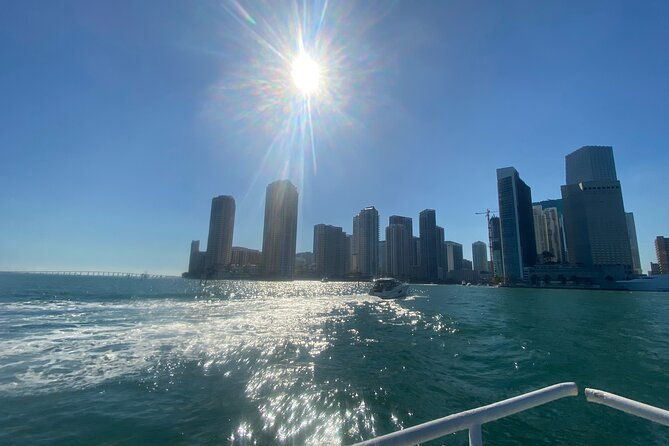 miami-skyline-sunset-cruise-biscayne-bay