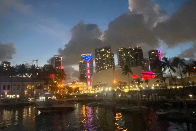 miami-skyline-sunset-cruise-biscayne-bay