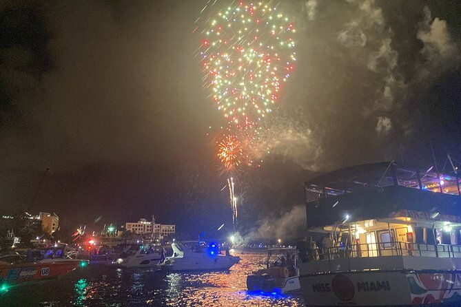 miami-south-beach-july-4th-fireworks-on-catamaran