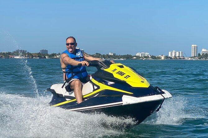 miami-sunny-isles-jetski-at-duffys