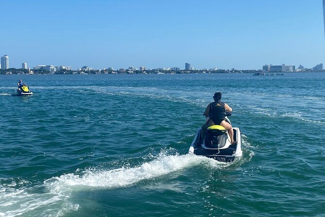 miami-sunny-isles-jetski-at-duffys