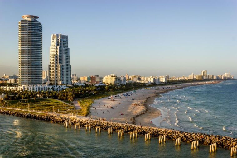 miami-sunset-private-luxury-airplane-tour
