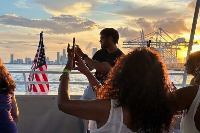 miami-sunset-skyline-city-lights-cocktail-cruise-and-a-drink