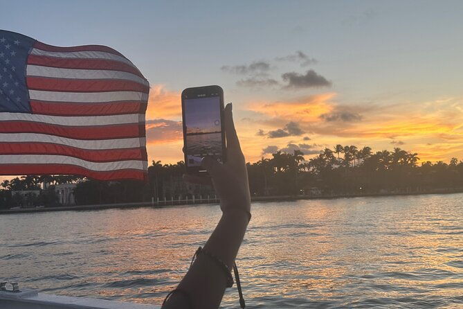 miami-sunset-skyline-city-lights-cocktail-cruise-and-a-drink