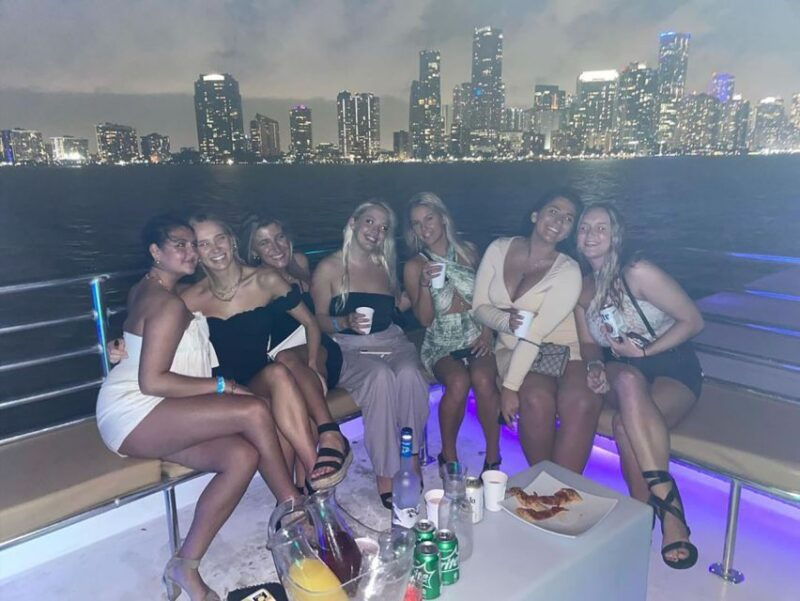 miami-ultimate-boat-party-party-bus-and-nightclub-entry