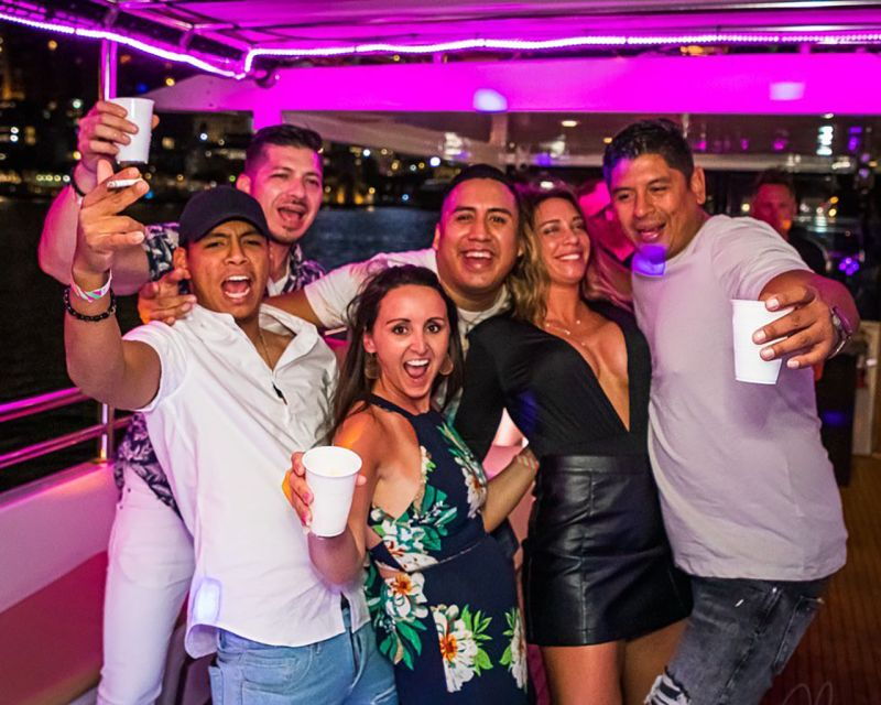miami-ultimate-boat-party-party-bus-and-nightclub-entry