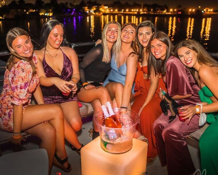 miami-ultimate-boat-party-party-bus-and-nightclub-entry