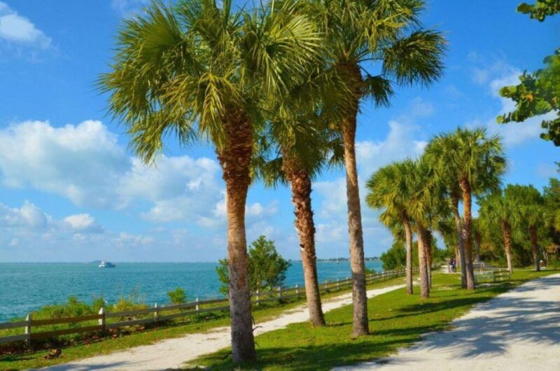 miami-visit-to-the-lighthouse-key-biscayne-brickell
