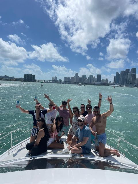 miami-yacht-rental-with-jetski-paddleboards-inflatables