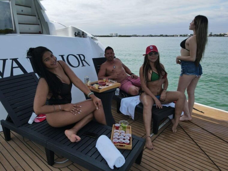 miami-yacht-rental-with-jetski-paddleboards-inflatables