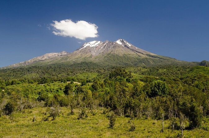 midday-kayaking-on-lake-llanquihue