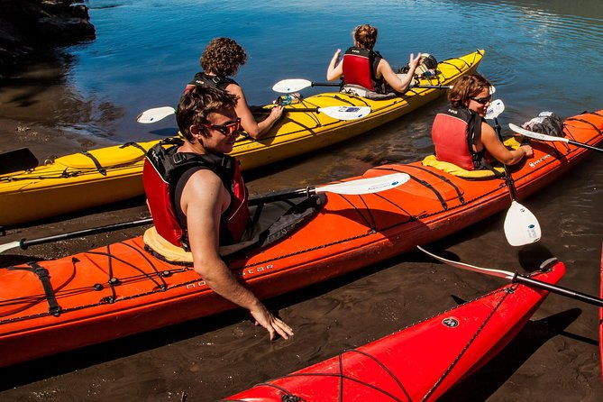 midday-kayaking-on-lake-llanquihue