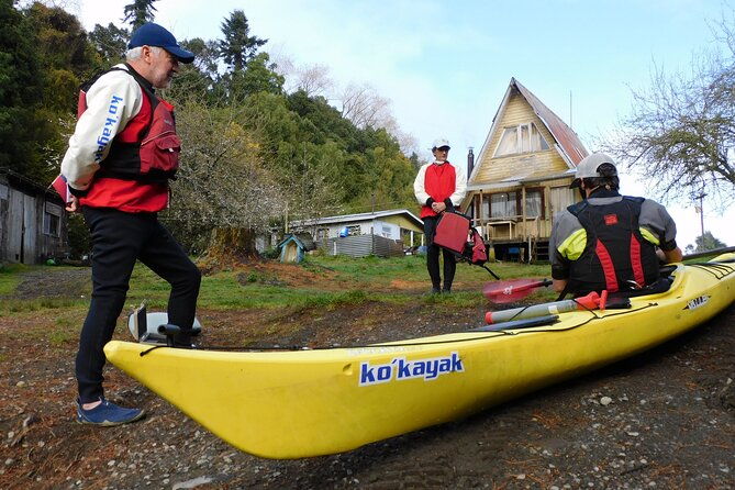 midday-kayaking-on-lake-llanquihue