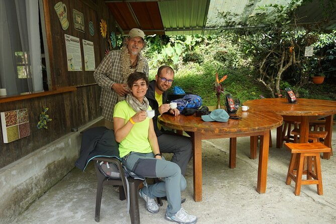 middle-of-the-world-hummingbirds-with-coffee-experience