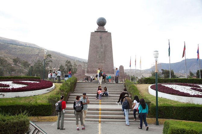 middle-of-the-world-monument-tour