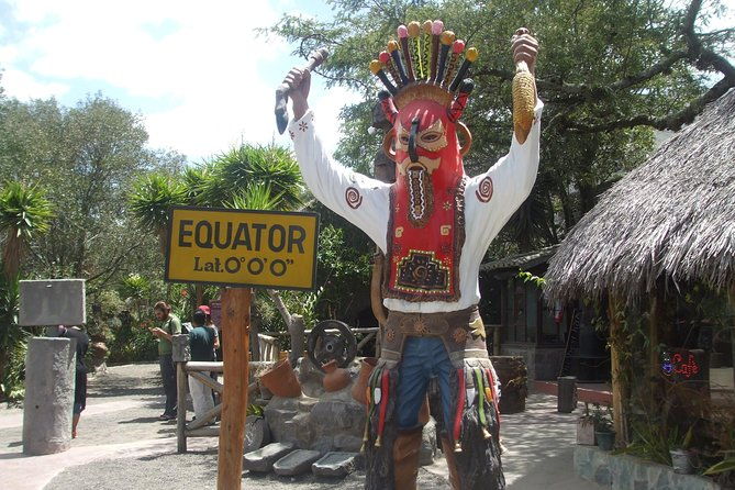 middle-of-the-world-pululahua-crater-in-half-day-private-tour