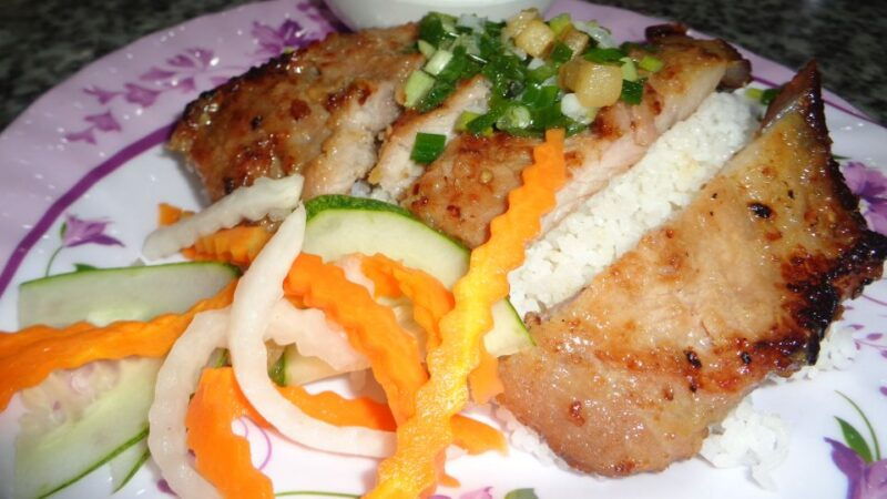 midnight-street-food-tour-in-saigon-by-motorbike