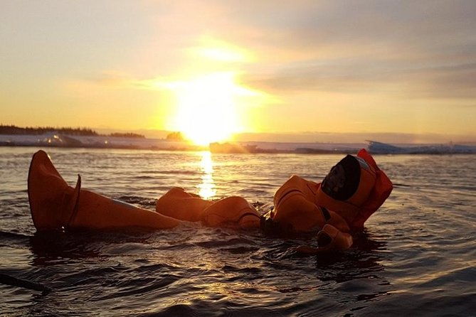 midnight-sun-floating-experience-in-forest-lake